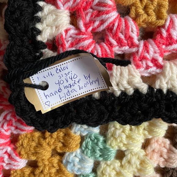 NWOT Lap Blanket, Hand Crocheted in Beautiful Multi-Color Yarn, Soft, 40x40 - Picture 6 of 8